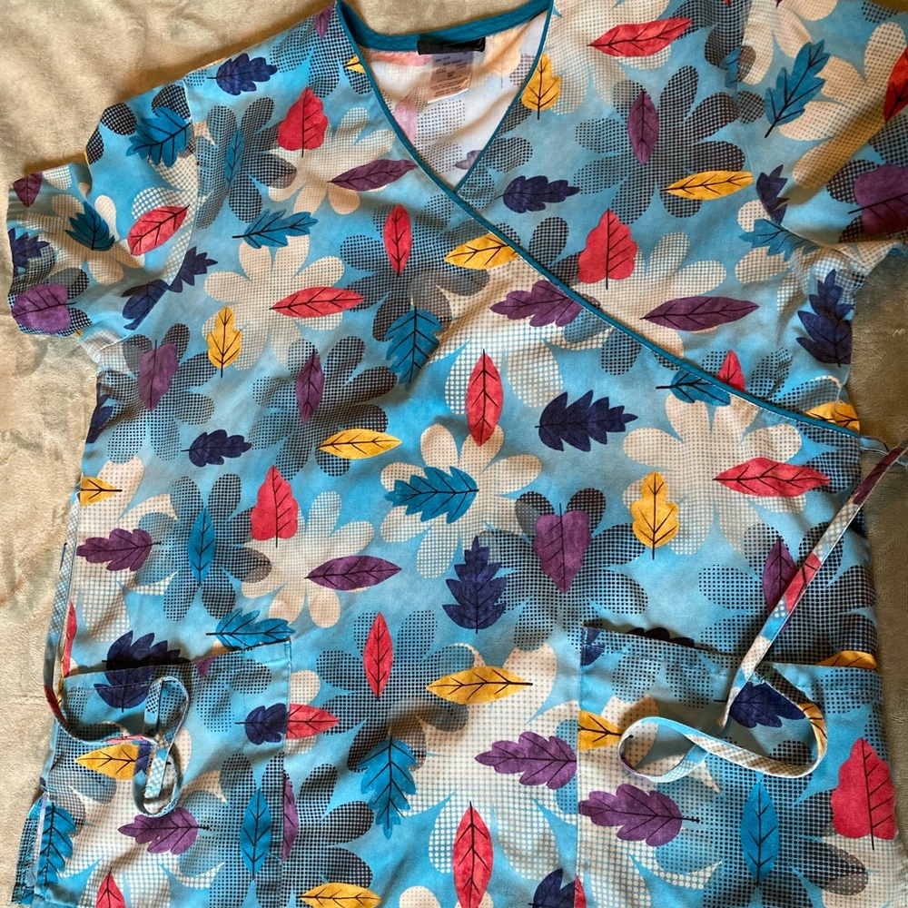 Leaf theme scrub set